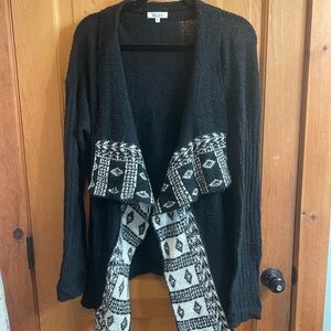 Mudd Black and White Patterned Cardigan